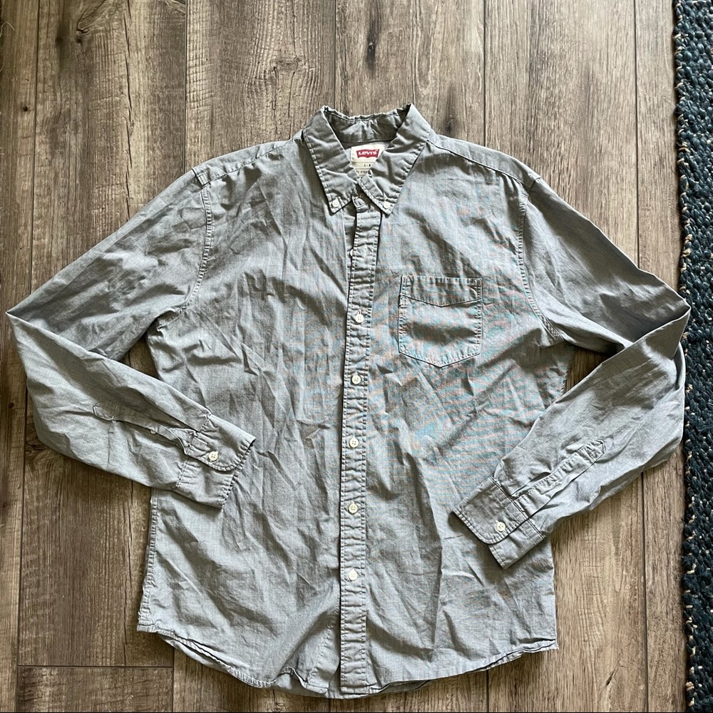 💙 Men’s button down by Levi’s